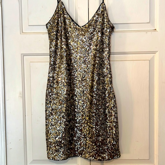 Zara Dresses & Skirts - Zara Gold/silver mini sequins dress